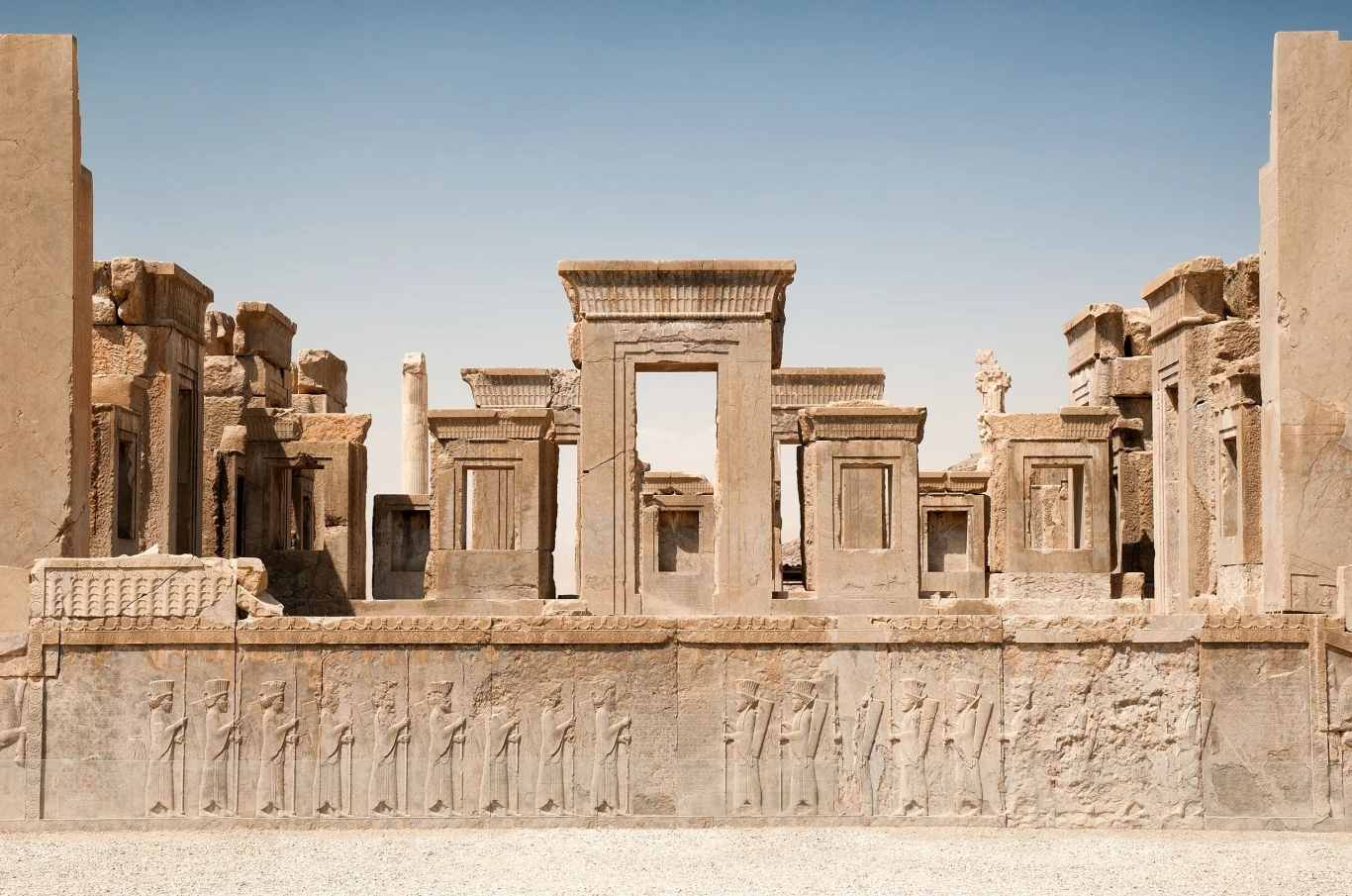 Starożytne Persepolis niszczeje przez destrukcyjne działanie porostów Starożytne Persepolis niszczeje przez destrukcyjne działanie porostów