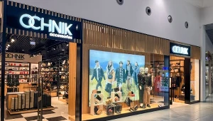 OCHNIK to polska marka odzieżowo-galanteryjna, założona w 1989 roku przez braci Jacka i Cezarego Ochników 