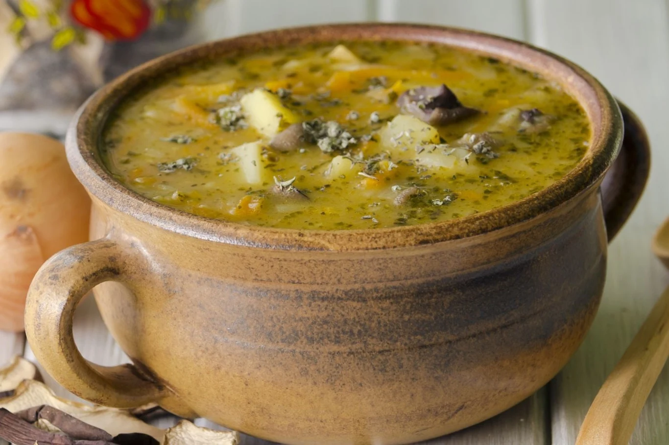 Zupa grzybowa jak u babci jest dużo bardziej sycąca Zupa grzybowa jak u babci jest dużo bardziej sycąca