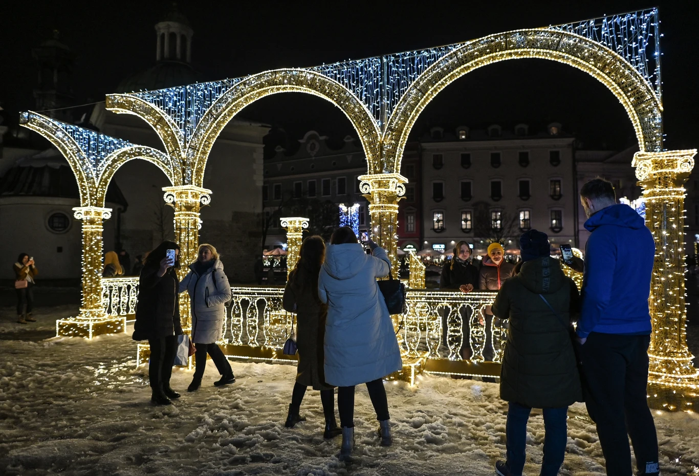 Jakie dekoracje ozdobią Kraków podczas świąt? Całkowity koszt to 1,3 mln zł 