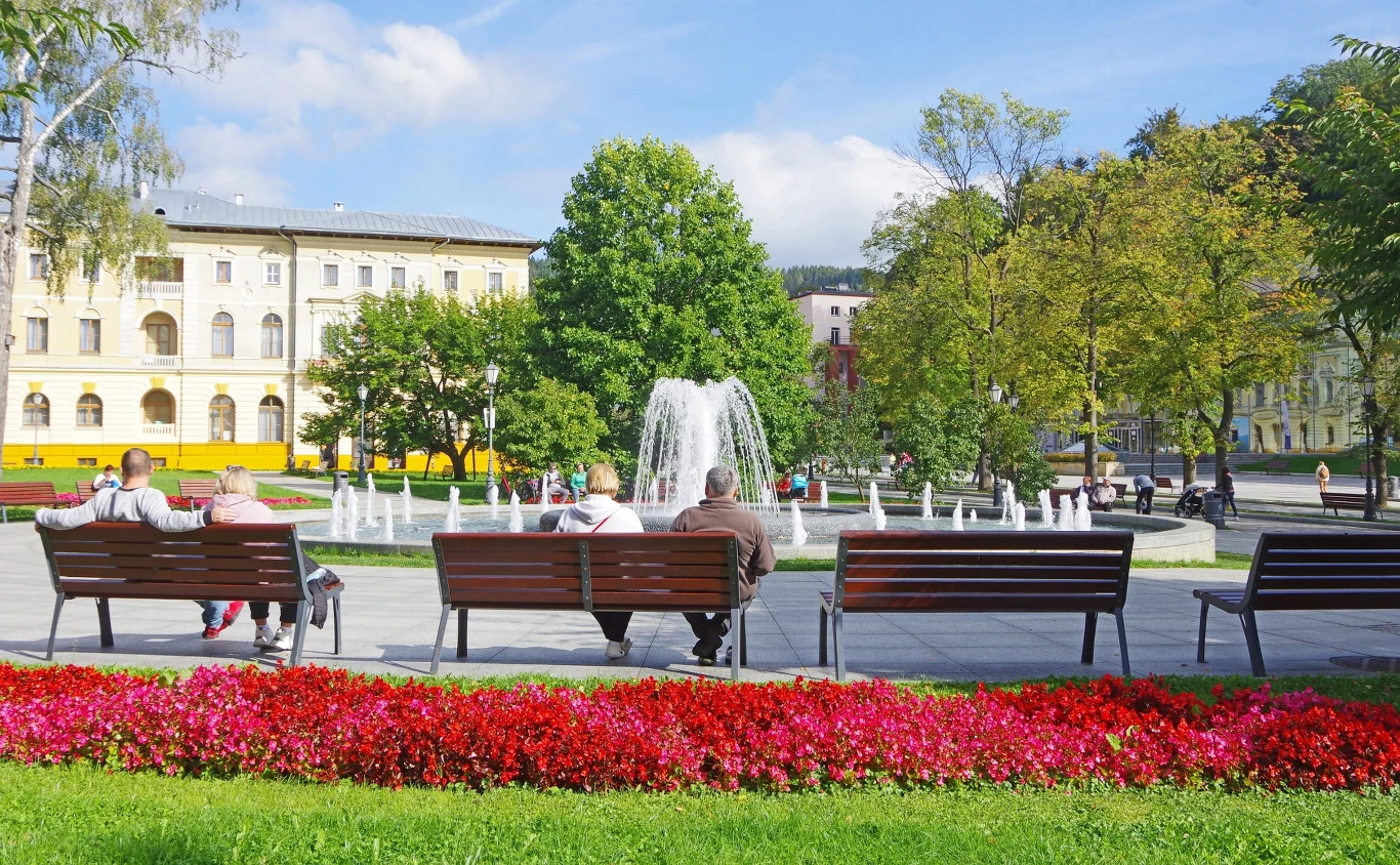 Krynica-Zdrój to najpopularniejsze uzdrowisko w Polsce. O każdej porze roku ma wiele do zaoferowania, również jesienią. 