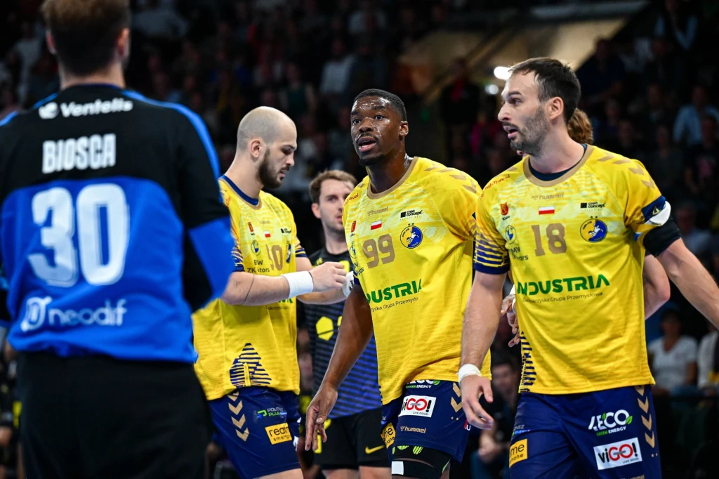 Arciom Karaliok, Dylan Nahi i Igor Karacic. A tyłem ten, który ich zatrzymał: Ignacio Biosca