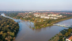 Przez południowo-zachodnią Polskę przemieszcza się fala powodziowa. Na szczęście do początku przyszłego tygodnia nie powinno padać. Potem jednak pogoda się pogorszy