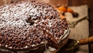 Francuski deser z porzeczkową nutą. Nie tylko dzieci wyjadają do ostatniego kawałka