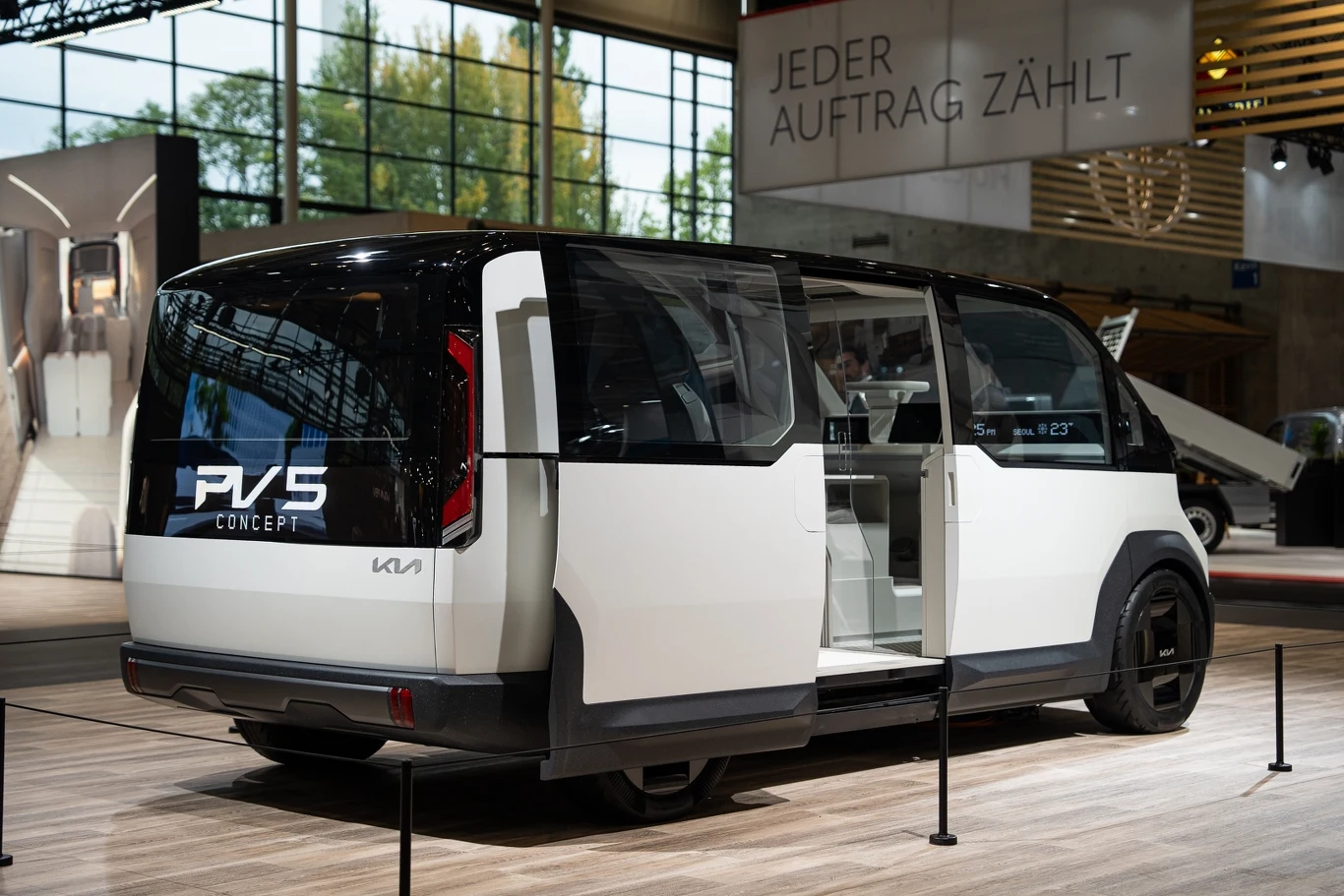 Koncepcyjna Kia PV5 na targach IAA w Hanowerze.