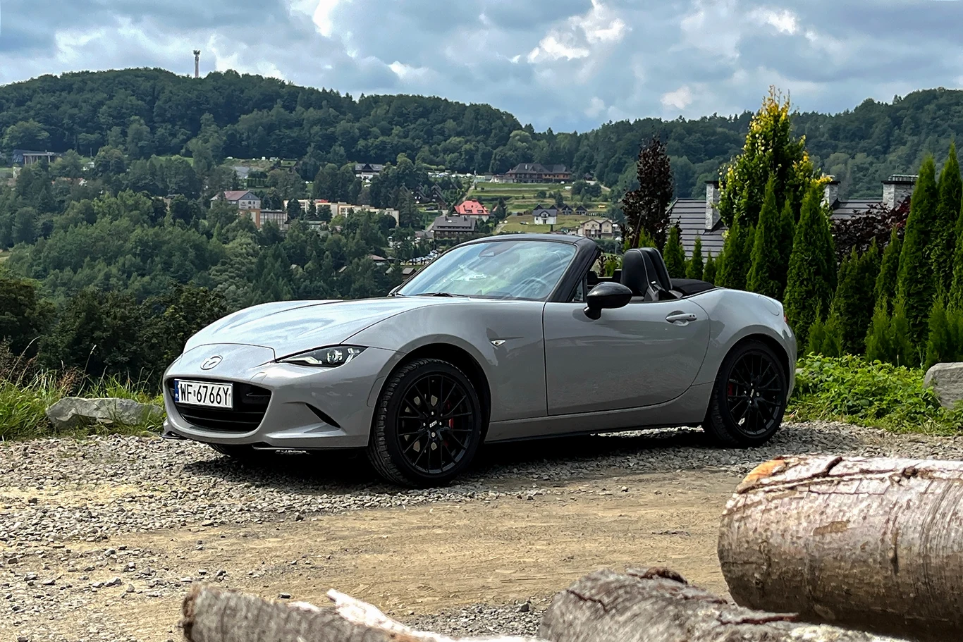 Mazda MX-5 to auto bezkonkurencyjne. Dosłownie i w przenośni Mazda MX-5 to auto bezkonkurencyjne. Dosłownie i w przenośni