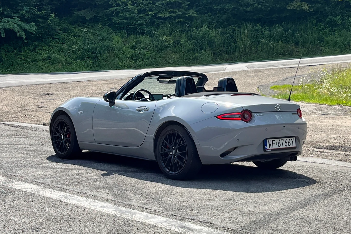 W tym roku do salonów trafiła odświeżona wersja czwartej generacji Mazdy MX-5. W tym roku do salonów trafiła odświeżona wersja czwartej generacji Mazdy MX-5.