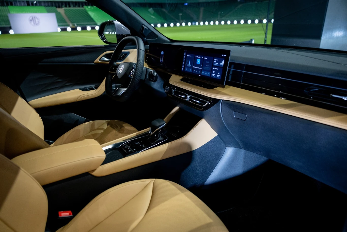 MG HS Plug-in Hybrid przejedzie do 100 km w trybie elektrycznym.