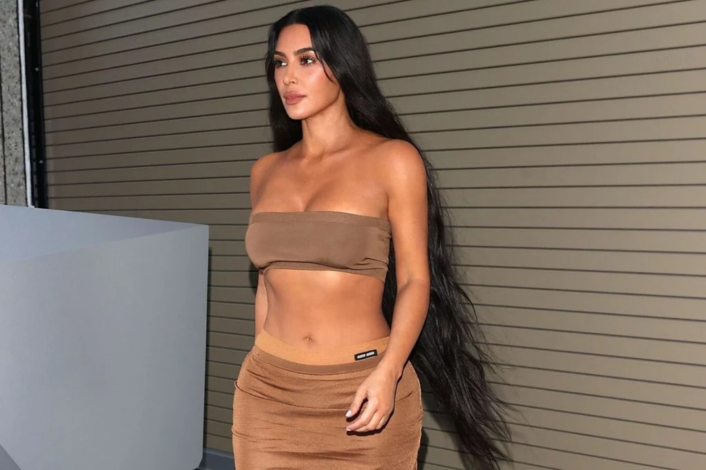 Kim Kardashian pokazała się w modnym, jesiennym wydaniu 