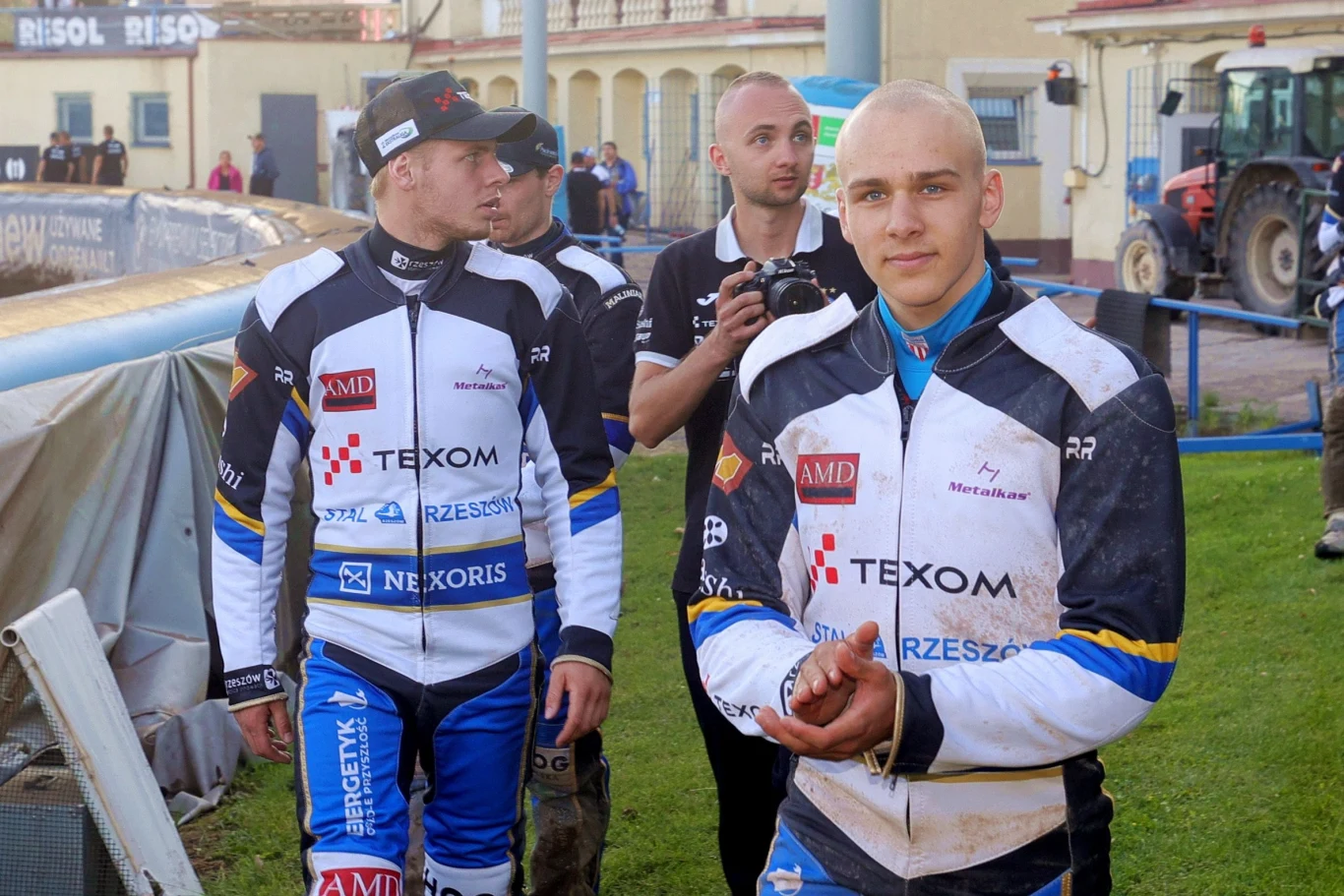 Franciszek Majewski, w tle Bartosz Curzytek.