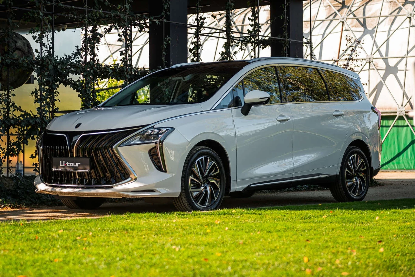 Forthinga U-Tour wyróżnia dyskusyjny design, ale auto zyskuje przy bliższym poznaniu