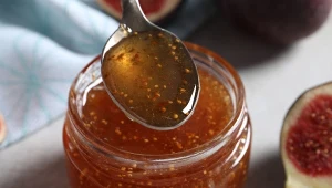 Rewelacyjna konfitura z nietypowego owocu. Ze słodką bułeczką lub serem pleśniowym smakuje wybitnie