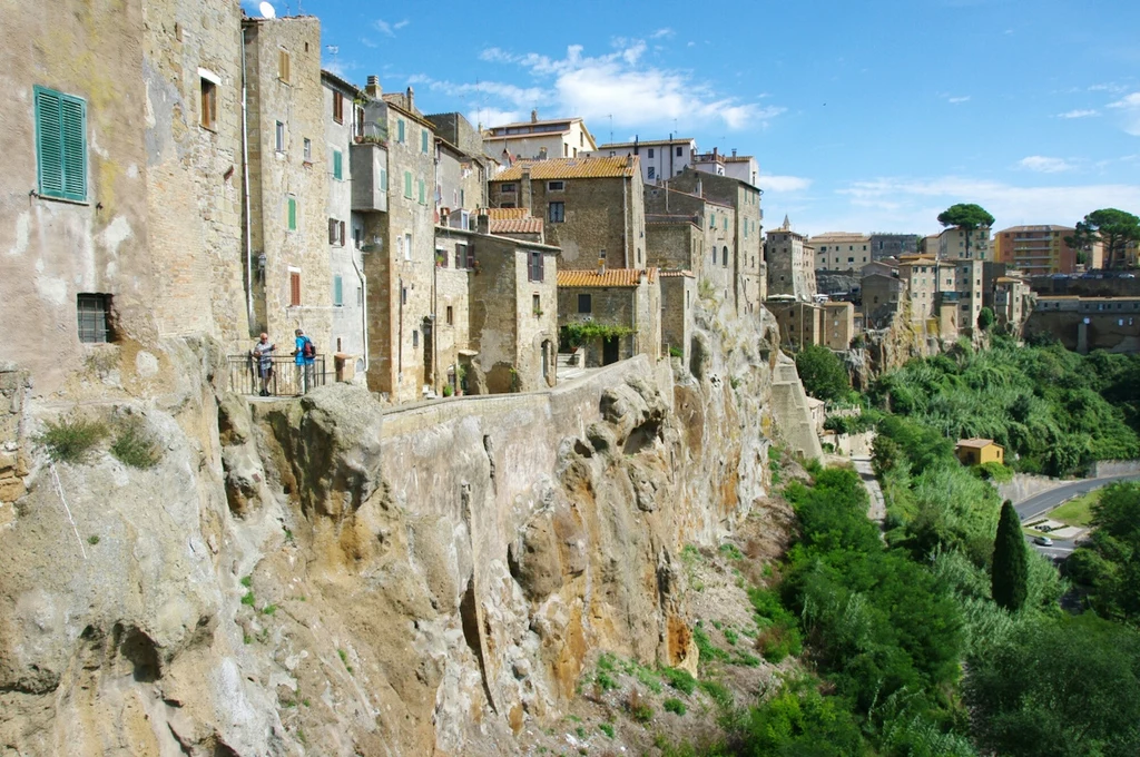 Pitigliano daje szansę na podglądnięcie codziennego życia mieszkańców