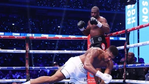 Daniel Dubois nokautuje Anthonego Joshuę