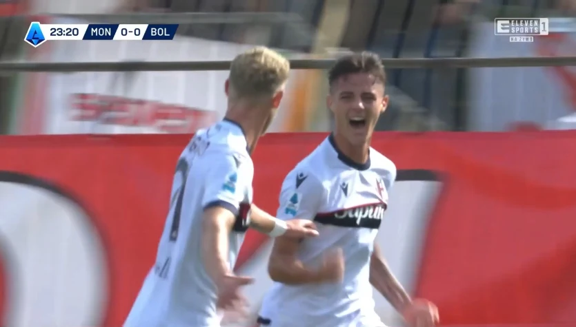 Wielkie chwile reprezentanta Polski. Fantastyczny debiutancki gol Kacpra Urbańskiego. WIDEO (Eleven Sports)