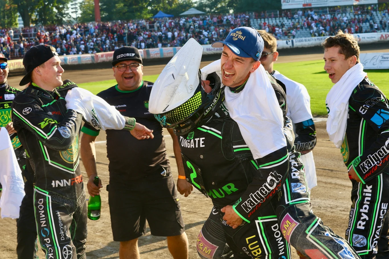 Rohan Tungate i Jakub Jamróg cieszą się z awansu do PGE Ekstraligi.