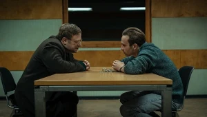 Olaf Lubaszenko i Jędrzej Hycnar w scenie z filmu "Napad"