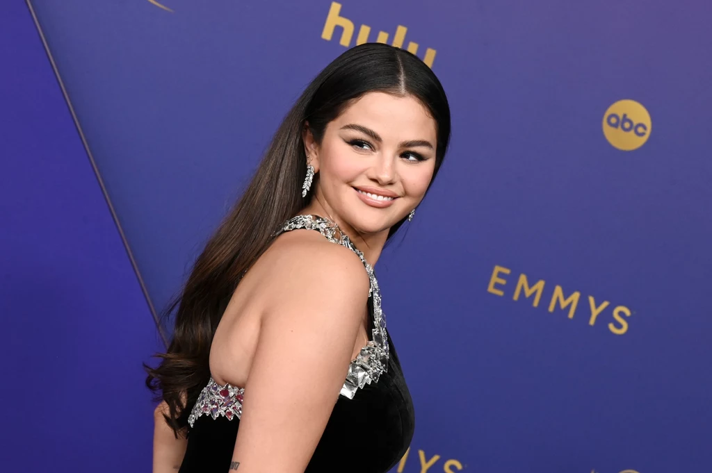 Selena Gomez jest ikoną stylu i udowodniła to, wybierając swój jesienny płaszcz