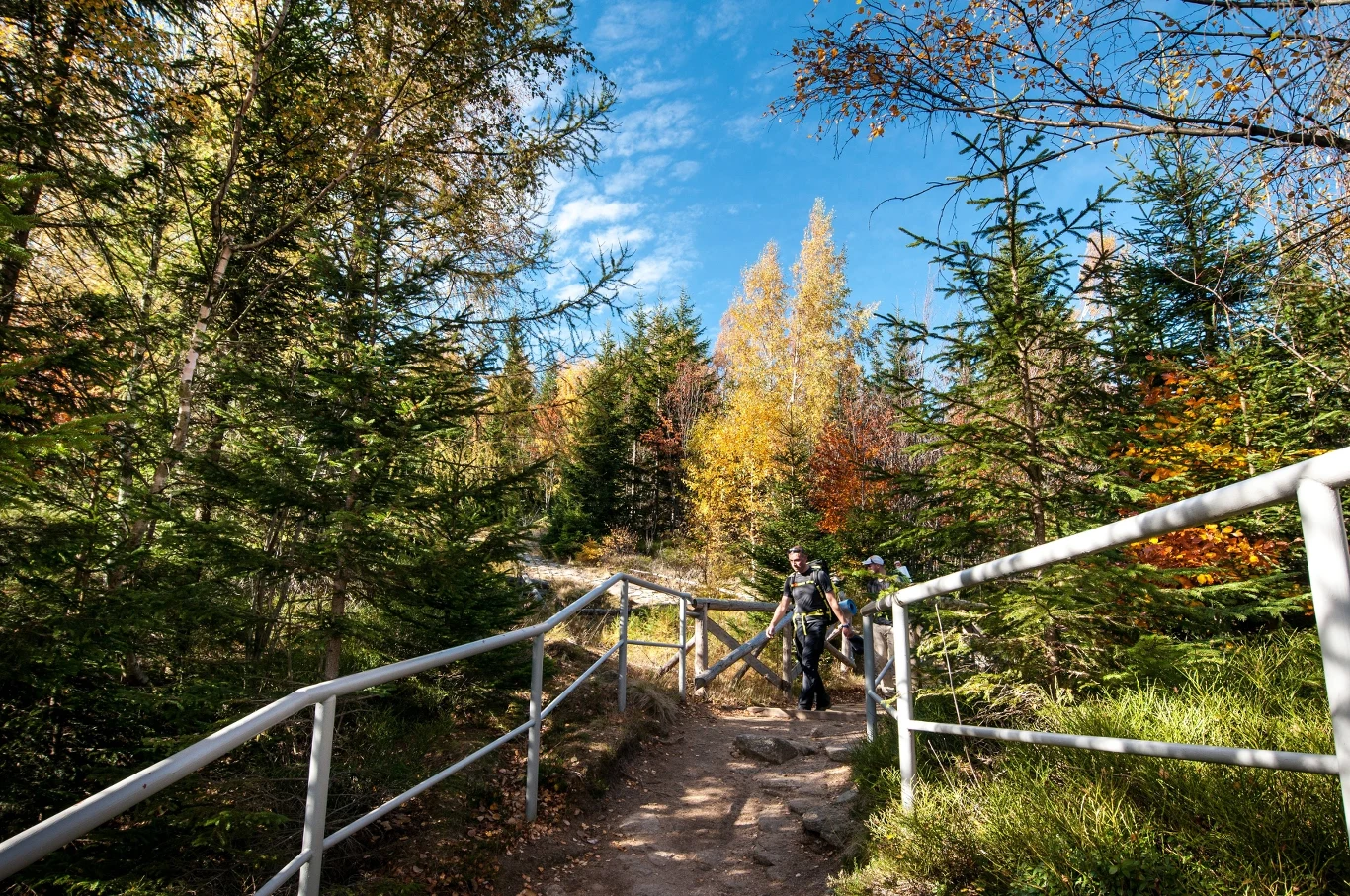 Jesienne szlaki w Karkonoszach są dostępne po powodzi. Jesienne szlaki w Karkonoszach są dostępne po powodzi.