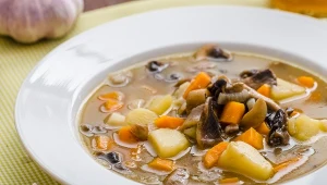 Grzybowa po hrabiowsku. Zupa najlepiej smakuje jesienią