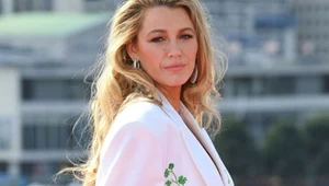 Blake Lively zachwyca stylizacjami. Aktorka nosi już najmodniejsze dżinsy na jesień