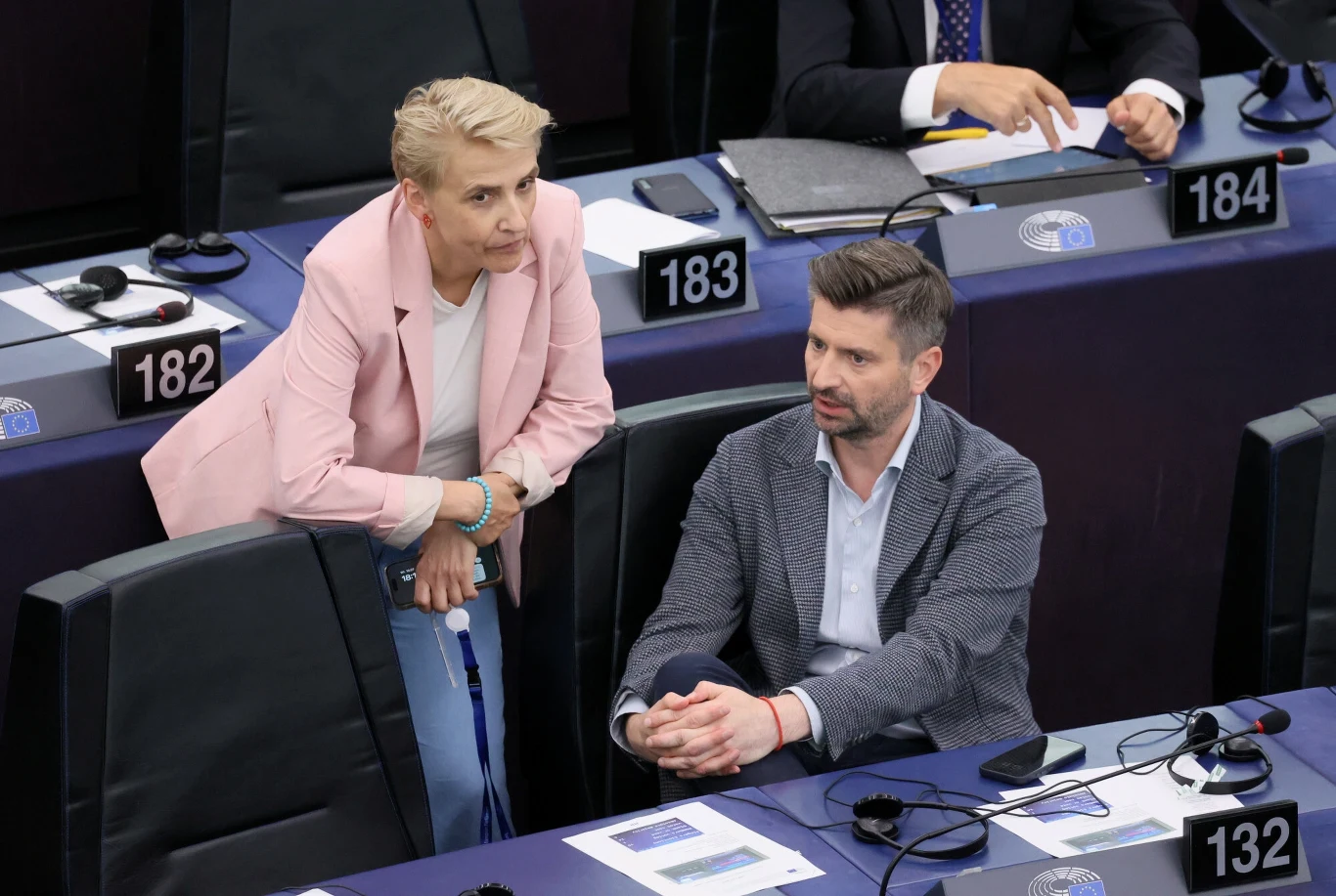 Europosłowie Nowej Lewicy: Joanna Scheuring-Wielgus i Krzysztof Śmiszek Europosłowie Nowej Lewicy: Joanna Scheuring-Wielgus i Krzysztof Śmiszek