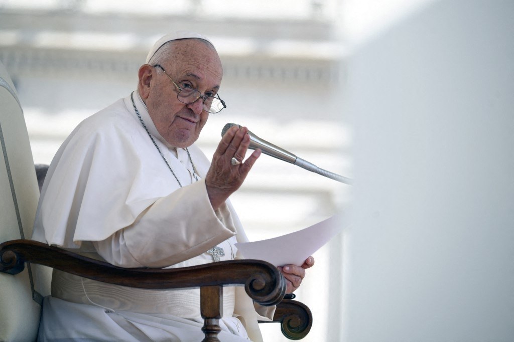 Papież Franciszek stawia na nowe technologie. Watykan wkracza do sieci