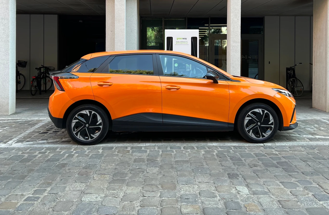 MG4 - podstawowa wersja kosztuje w Polsce 125 200 zł