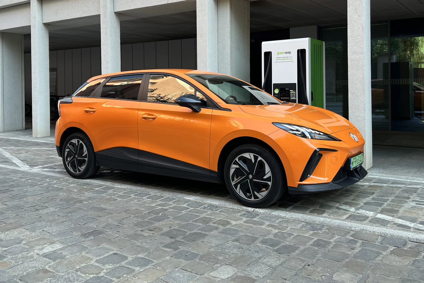 Właściwości jezdne MG4 w niczym nie ustępują europejskiej konkurencji