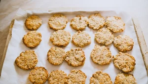 Zdrowa przekąska do kawy. Przepis na ciastka owsiane bez cukru mam od szwagierki