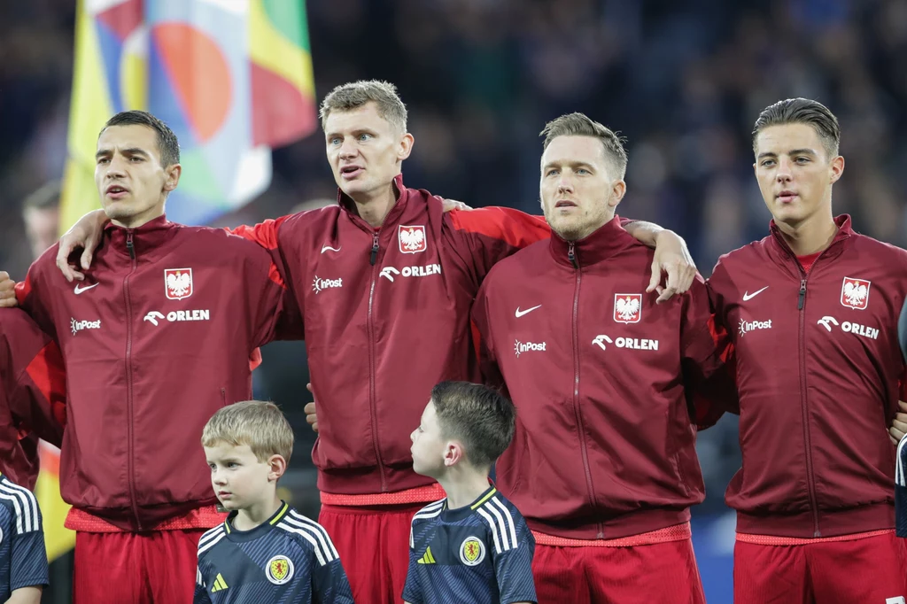 Jakub Kiwior, Paweł Dawidowicz, Piotr Zieliński, Kacper Urbański Paweł Dawidowicz (drugi z lewej), 15-krotny reprezentant Polski, nie popisał się ostatnio podczas meczu swojego Hellasu Werona...