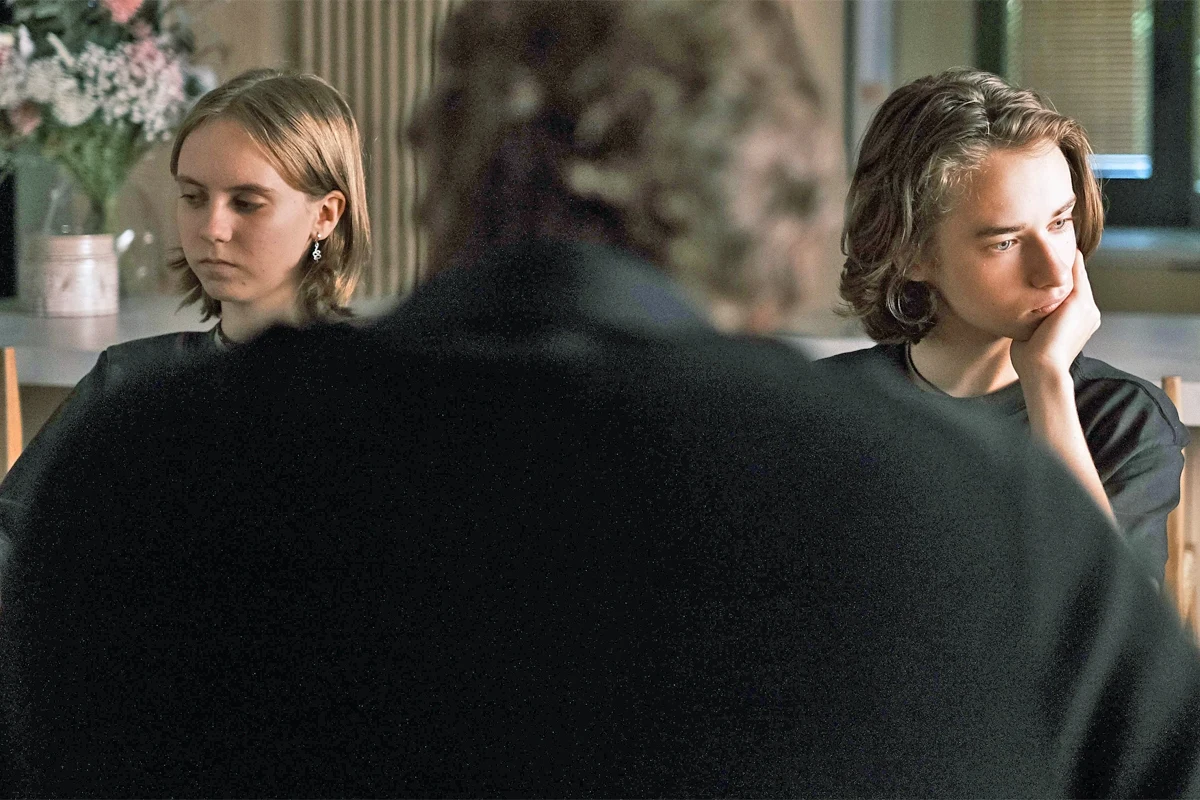 Kadr z filmu "Dla waszego dobra" Kadr z filmu "Dla waszego dobra"