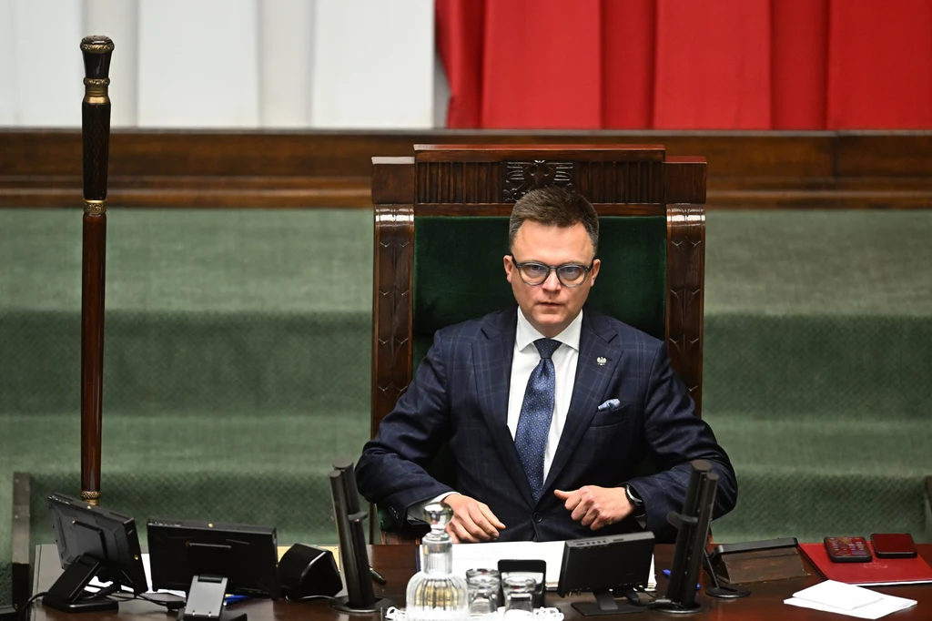 Sejm uchwalił dziś nowelę ustawy o podatku PIT, wprowadzającą tzw. kasowy PIT dla przedsiębiorców. Na zdj. marszałek Sejmu Szymon Hołownia