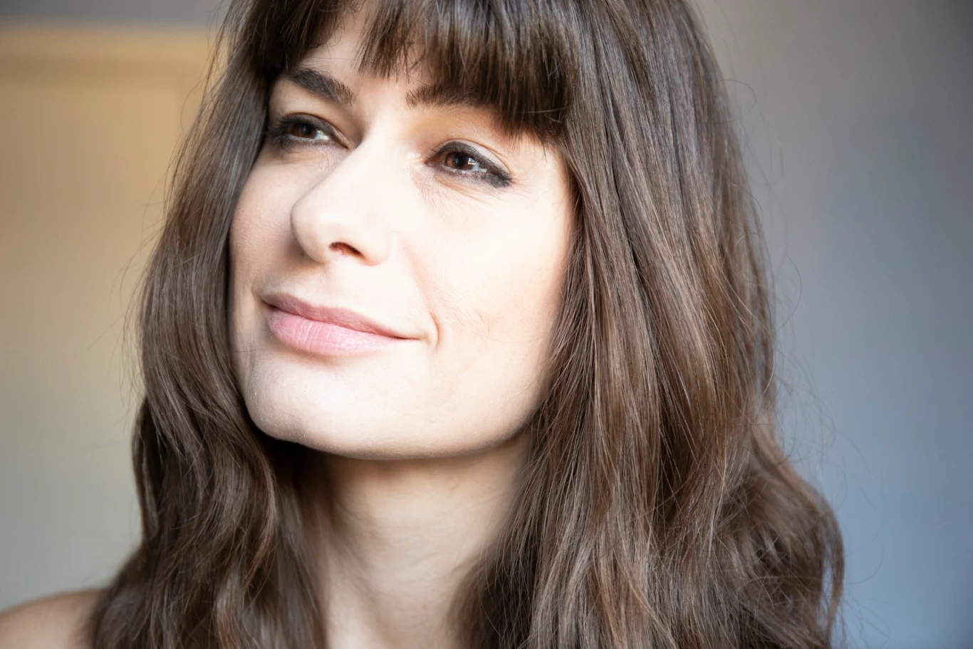 Fryzury maskujące wysokie czoło: porady i inspiracje Fryzury maskujące wysokie czoło: porady i inspiracje