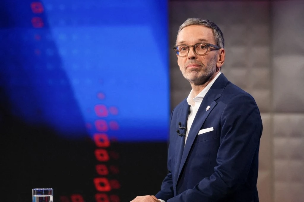 W niedzielę wybory w Austrii. Co może oznaczać ewentualne zwycięstwo Wolnościowej Partii? Na zdj. lider ugrupowania Herbert Kickl W niedzielę wybory w Austrii. Co może oznaczać ewentualne zwycięstwo Wolnościowej Partii? Na zdj. lider ugrupowania Herbert Kickl