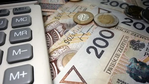 Złoty po decyzji RPP ws. cięcia stóp. Ile kosztują euro, dolar i frank?