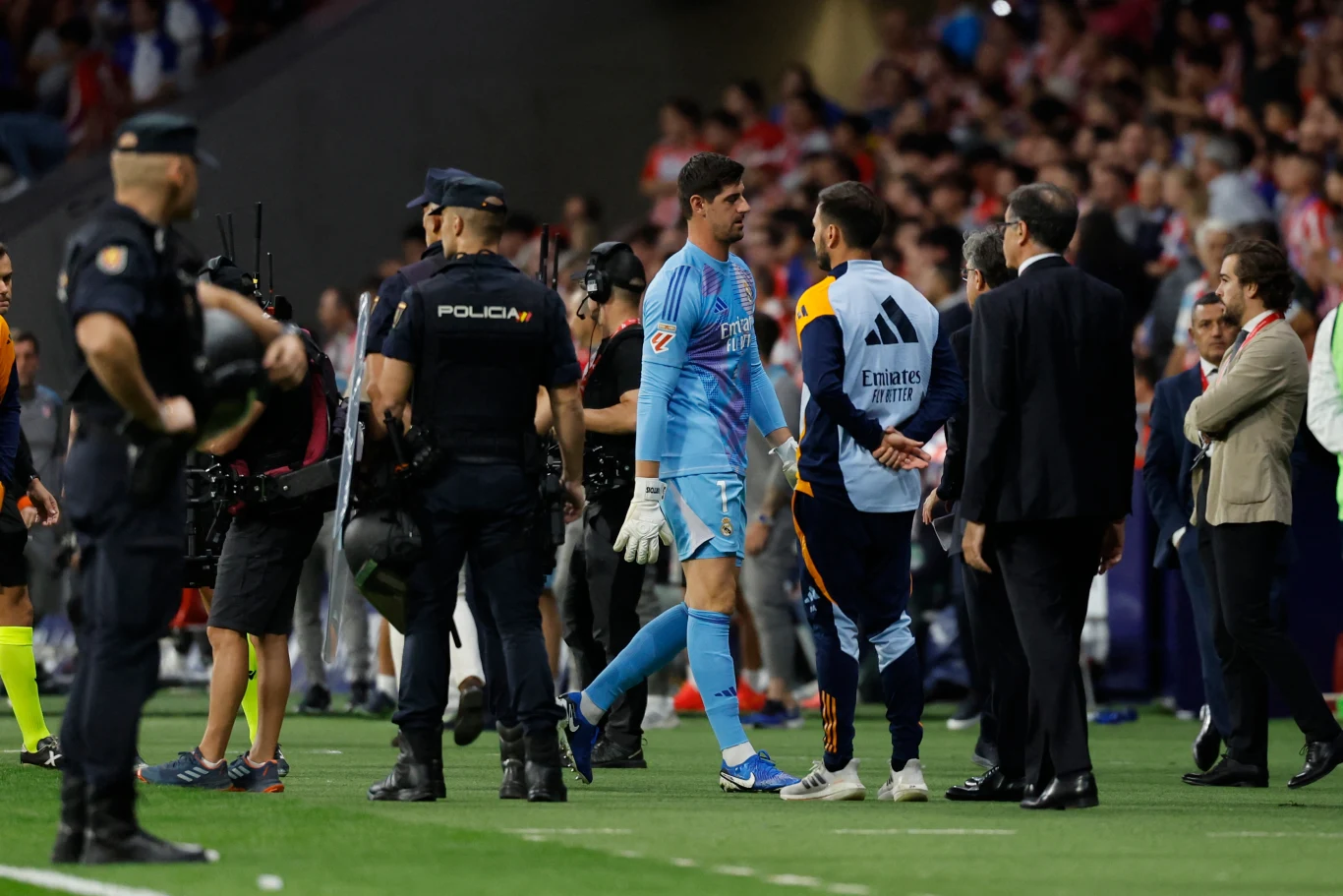 Piłkarze obu zespołów zeszli do szatni na blisko 20 minut