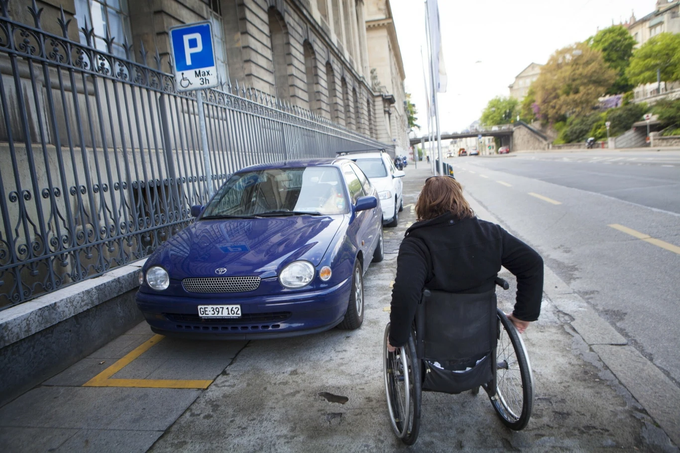 Do 30 września można starać się o przedłużenie ważności obecnej karty parkingowej dla osób niepełnosprawnych