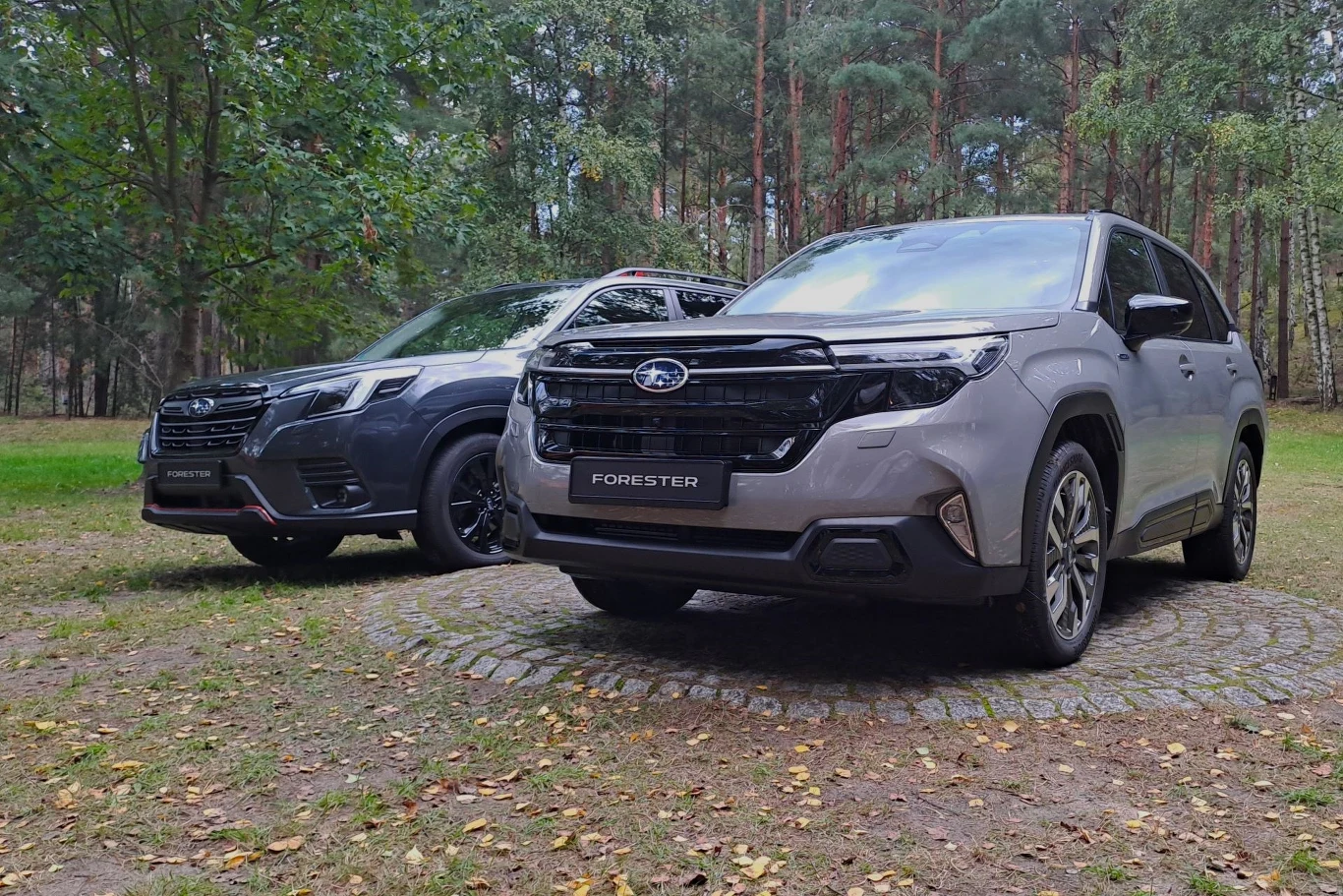 Nowe Subaru Forester oferuje lepsze prowadzenie i zauważalnie wyższy poziom komfortu od swojego poprzednika. Jest jednak od niego słabsze i wolniejsze.