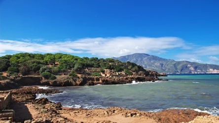 Algieria to mało popularny kierunek turystyczny. Ma jednak sporo do zaoferowania. 