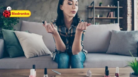 Kosmetyki do paznokci za darmo w Biedronce!