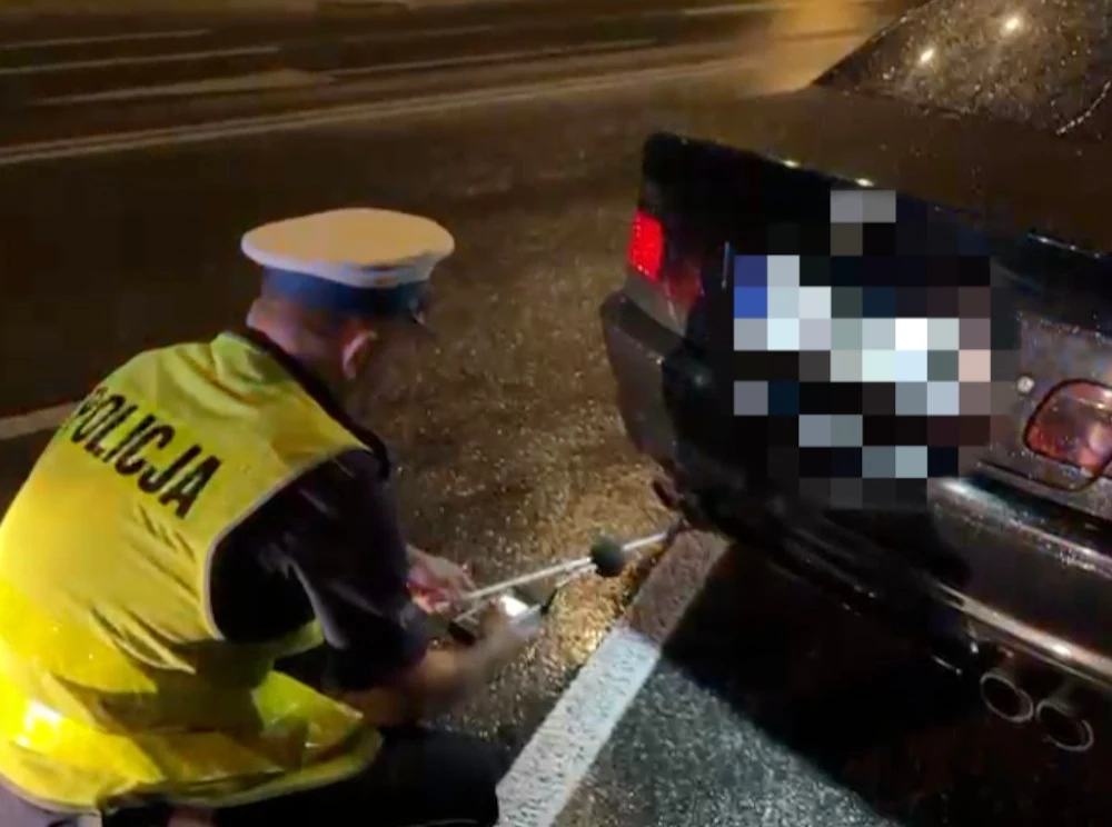 Policjanci badali między innymi głośność wydechów Policjanci badali między innymi głośność wydechów