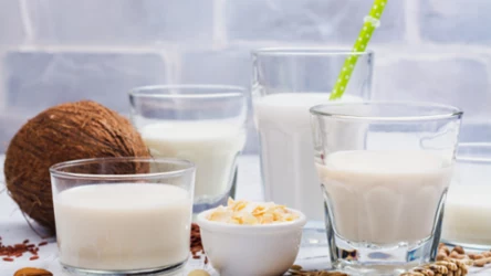Mleko z migdałów, twaróg z tofu i mięso z... mąki. O wegańskich zamiennikach popularnych produktów
