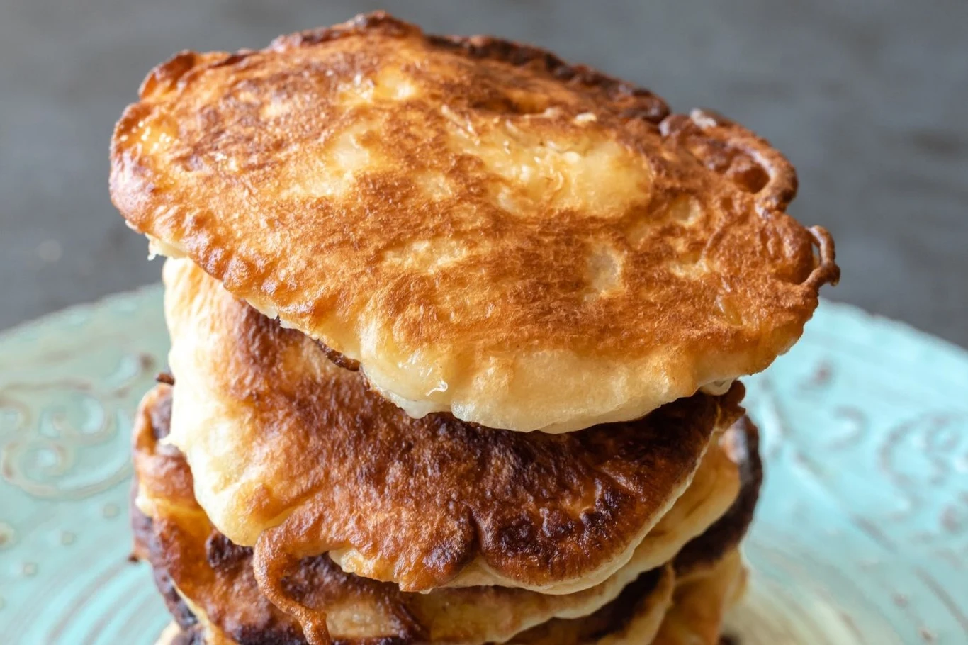 Racuchy na zsiadłym mleku są wyjątkowo delikatne Racuchy na zsiadłym mleku są wyjątkowo delikatne