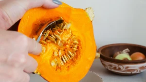 Masz problem z obieraniem dyni? W ten sposób pozbędziesz się skórki szybko i bez wysiłku