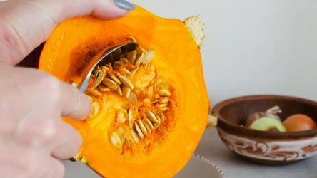 Jak łatwo i szybko obrać dynię?