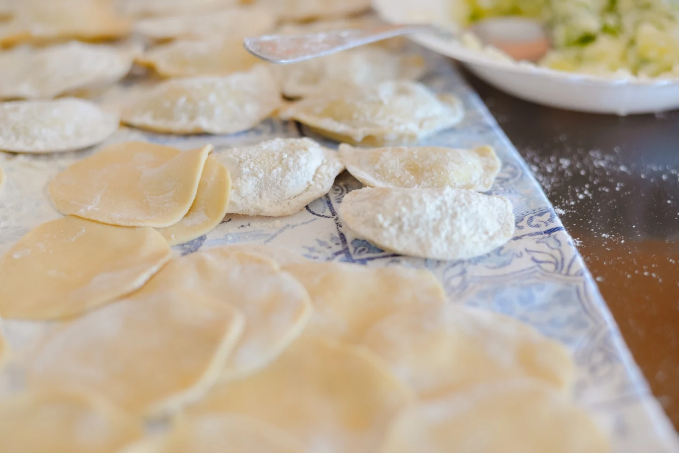 Smakowite pierogi kresowe przygotujemy z kilku składników Smakowite pierogi kresowe przygotujemy z kilku składników