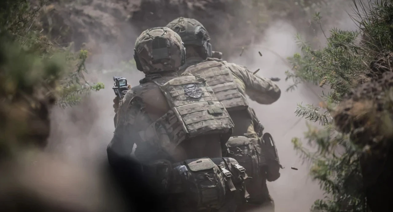 Ukraińscy żołnierze na froncie w Donbasie Ukraińscy żołnierze na froncie w Donbasie