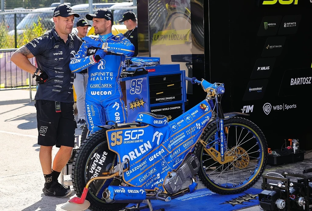 Bartosz Zmarzlik w trakcie Grand Prix. Bartosz Zmarzlik w trakcie Grand Prix.