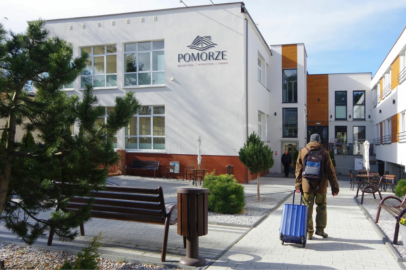 Przed wyjazdem do sanatorium warto zadbać o spakowanie odpowiednich dokumentów, a także rzeczy, które mogą sprawić, że pobyt będzie jeszcze bardziej udany.